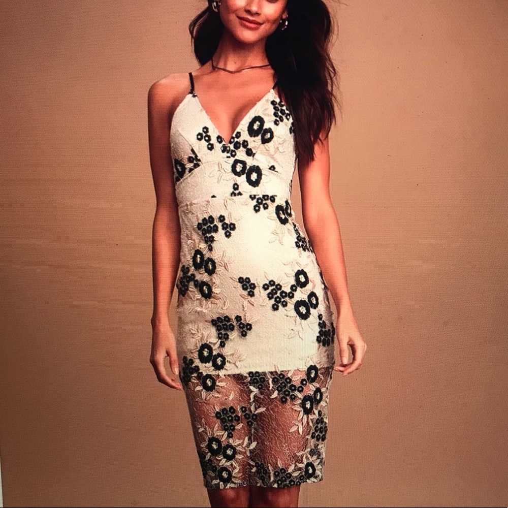 Lace back floral mid dress 💙